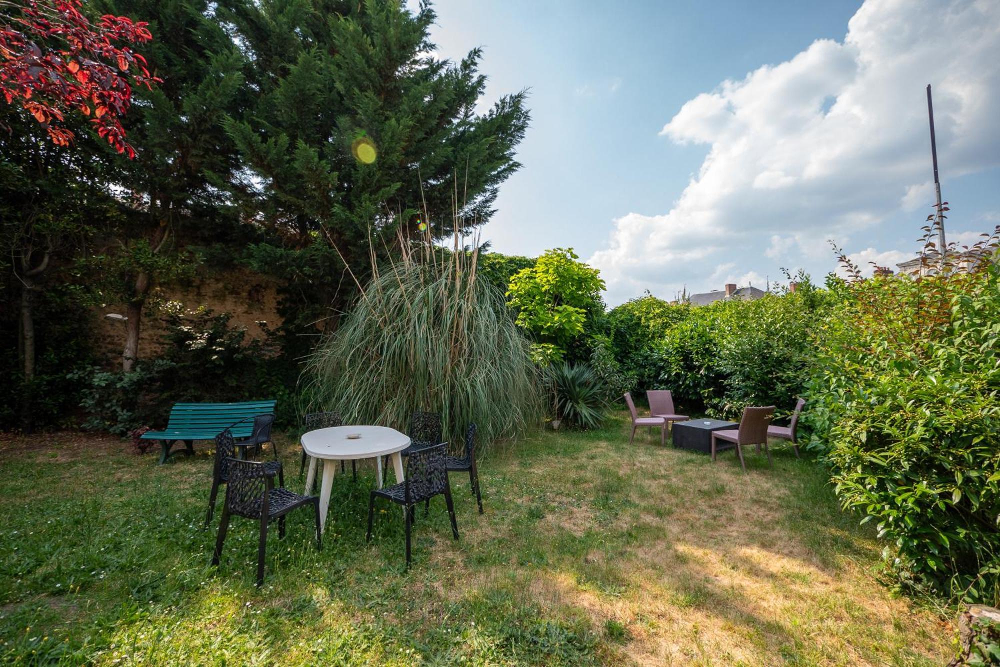 Hotellerie De Charme Le Relais Cicero Hotel-Jardin-Calme-Verdure-Centre La Fleche Exterior photo